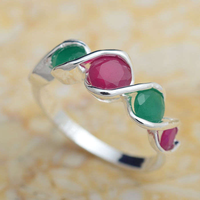 Fashion jewelry Emerald ruby Gemstone Silver stamped 925 Ring Size 9